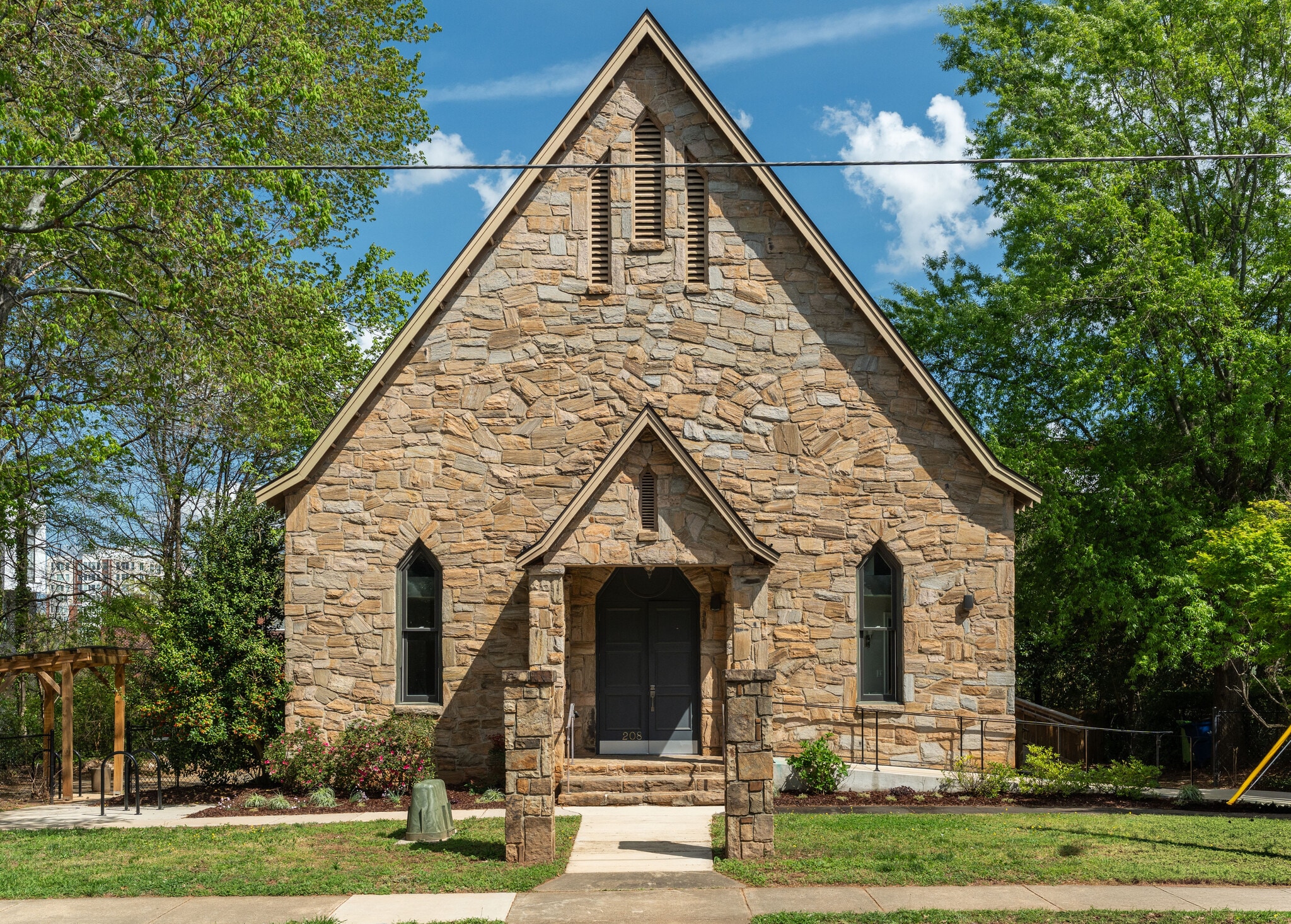 208 St Marys St, Raleigh, NC for sale Primary Photo- Image 1 of 70