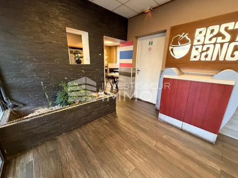 Commerce de détail dans Melun à louer - Photo intérieure - Image 3 de 4