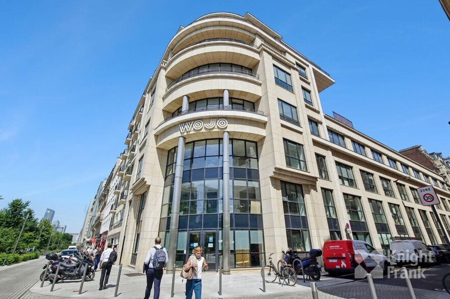 88 Avenue Charles De Gaulle, Neuilly-sur-Seine for lease - Building Photo - Image 3 of 11