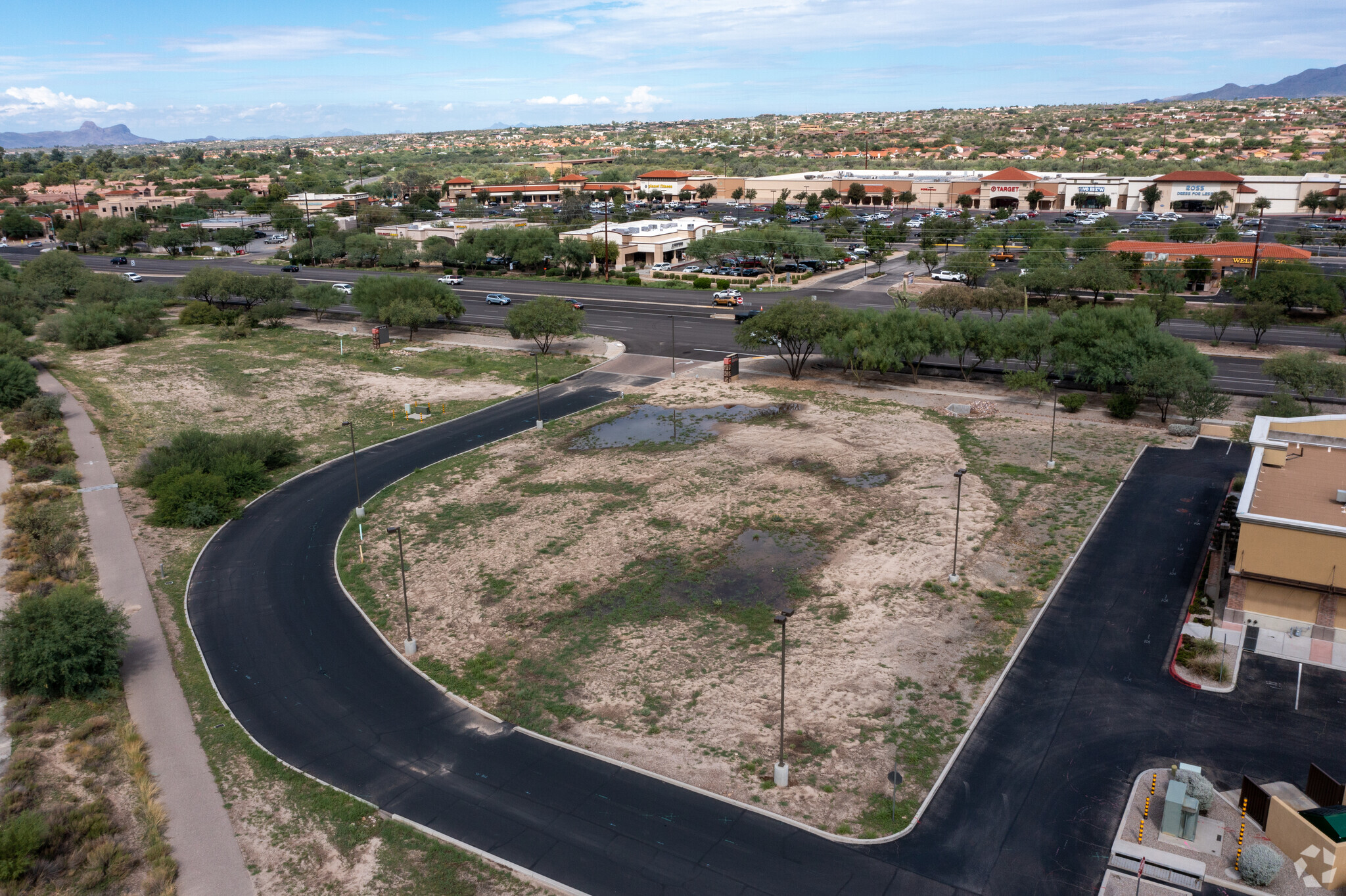 N Oracle Rd, Oro Valley, AZ for lease Building Photo- Image 1 of 17