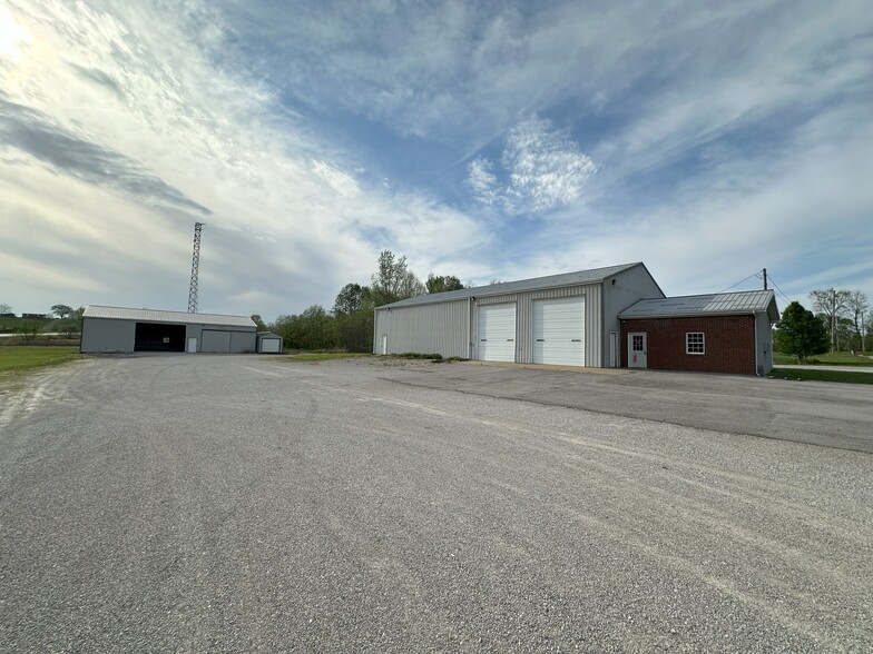 12432 US-60, Cloverport, KY à vendre - Photo principale - Image 1 de 13