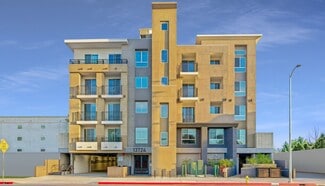 More details for 13724 Victory Blvd, Van Nuys, CA - Multifamily for Sale