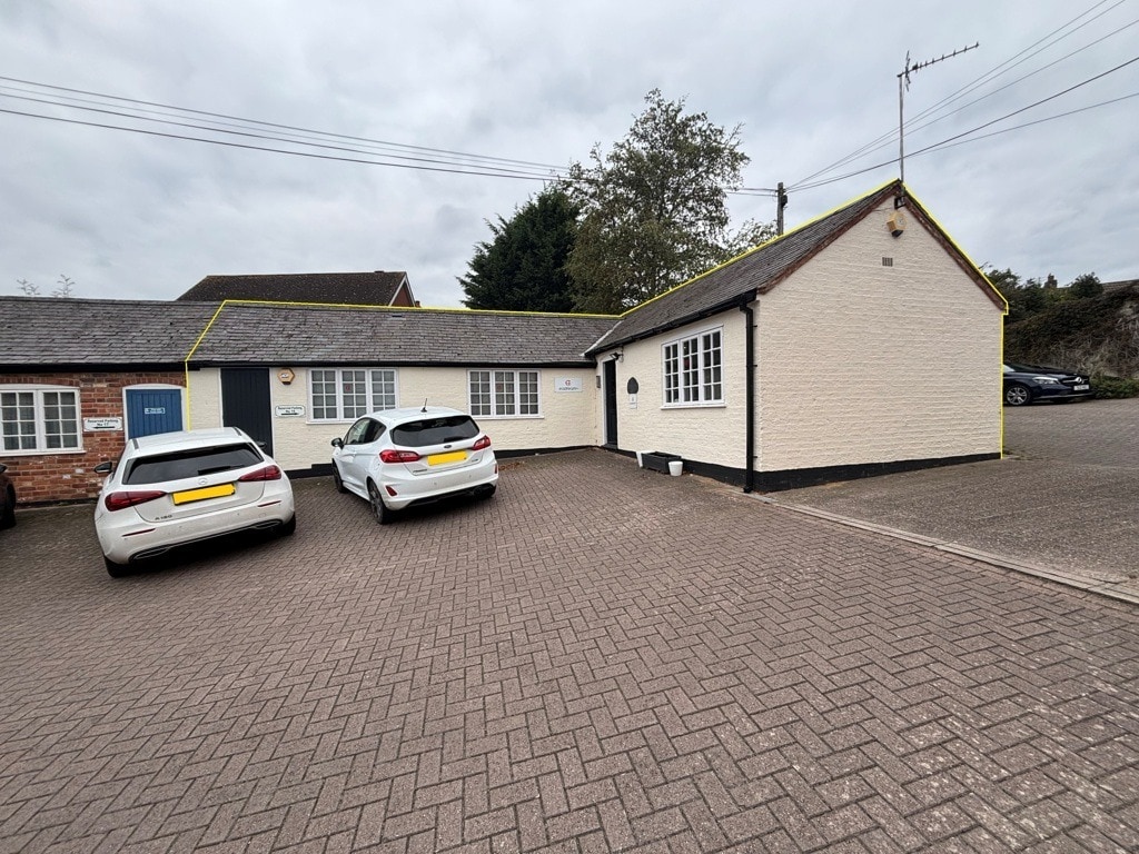 19 Church St, Oadby for lease Building Photo- Image 1 of 5