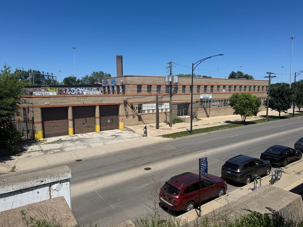 4700-4720 W Montrose Ave, Chicago, IL for lease Building Photo- Image 1 of 10