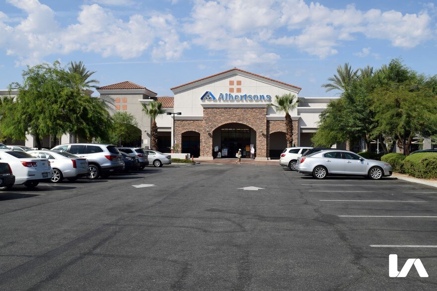 40101 Monterey Ave, Rancho Mirage, CA à louer - Photo du bâtiment - Image 2 de 3