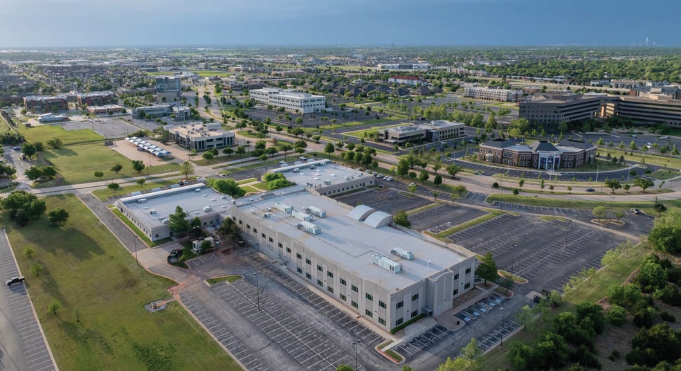 3201 Quail Springs Pky, Oklahoma City, OK for sale - Aerial - Image 2 of 8