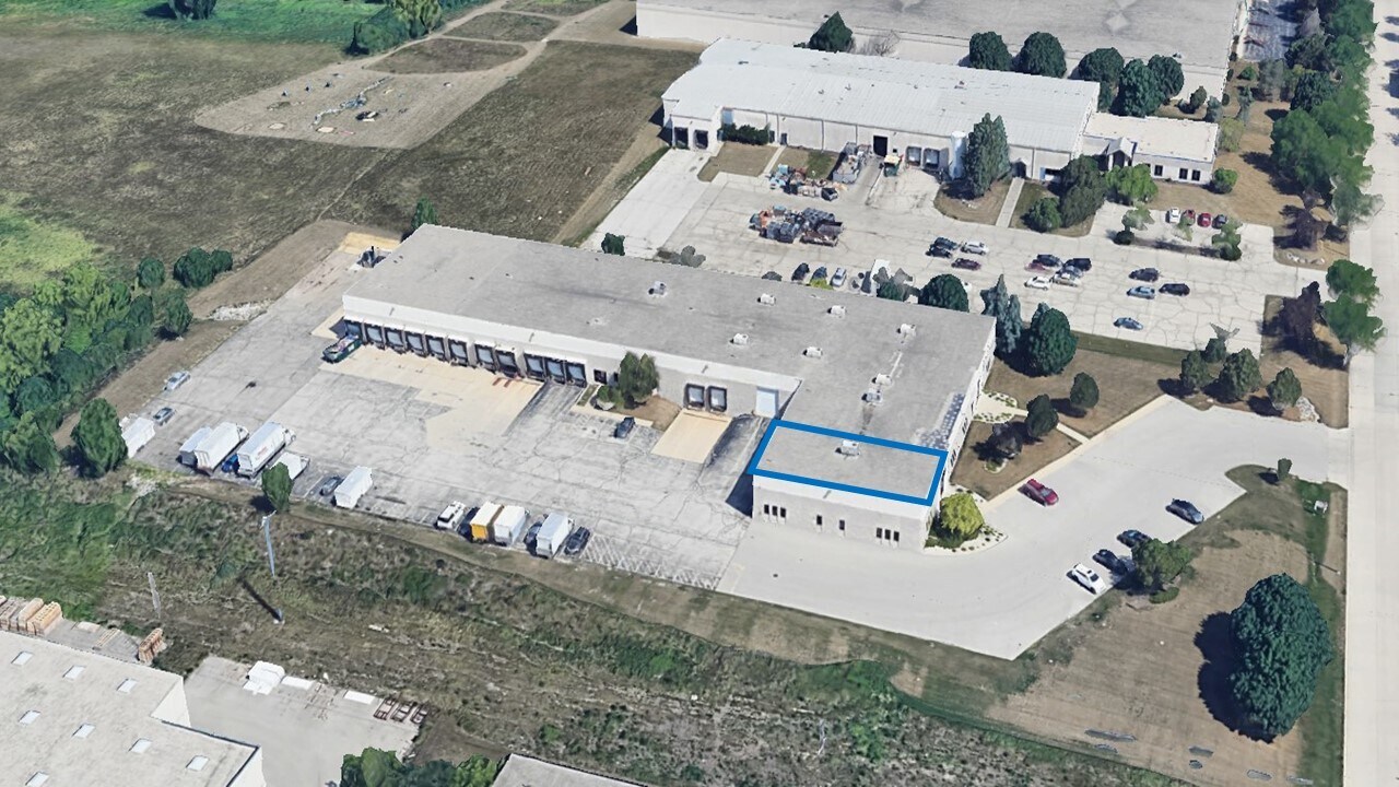 1900 Airport Rd, Waukesha, WI à louer Photo du bâtiment- Image 1 de 4