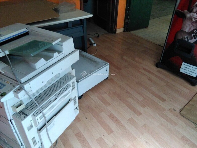 Commerce de détail dans Cáceres, Cáceres à louer - Photo du bâtiment - Image 2 de 12