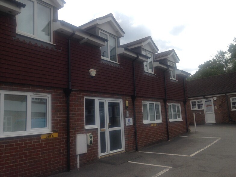 Bradbourne Vale Rd, Sevenoaks for sale - Primary Photo - Image 1 of 2