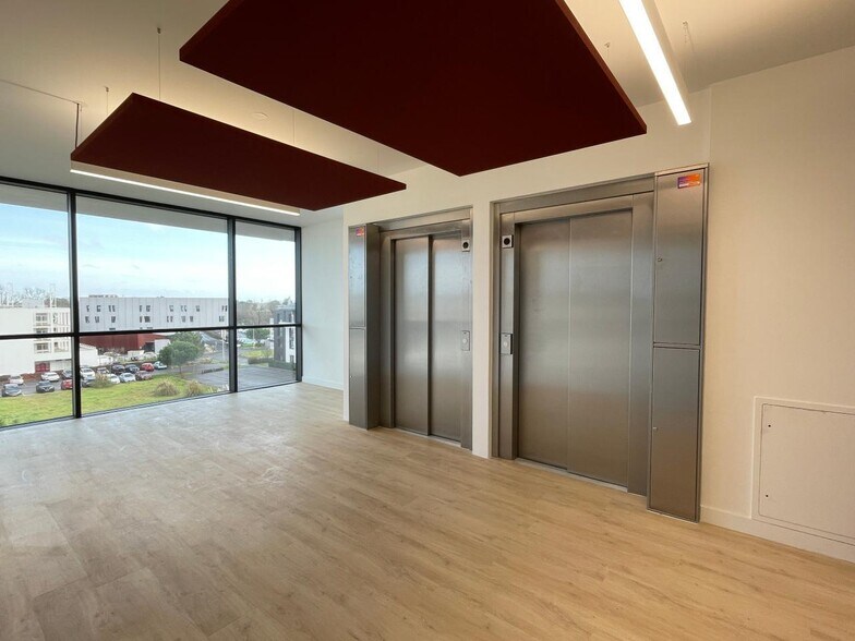 1 Rue Georges Negrevergne, Mérignac à louer - Photo du bâtiment - Image 2 de 13