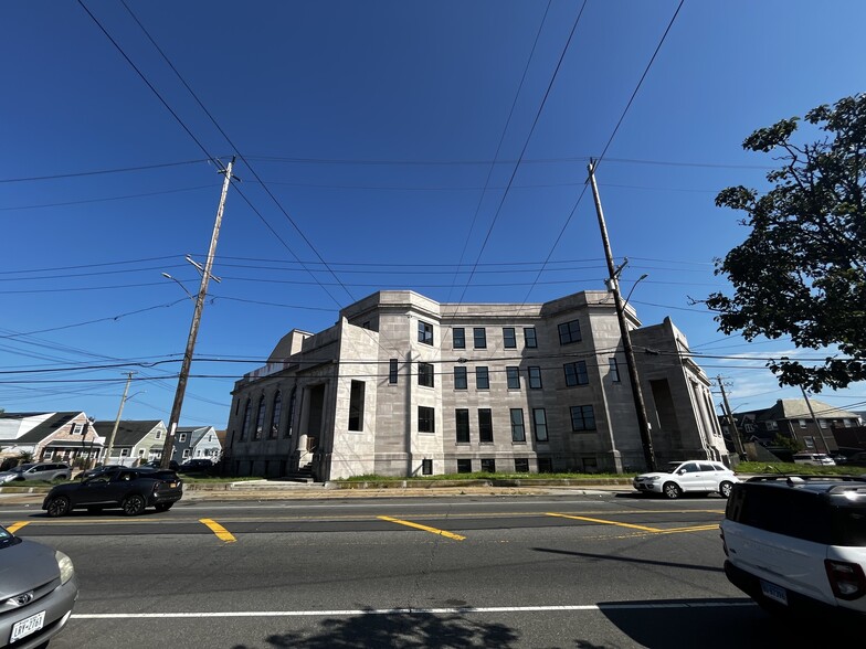 90-01 Beach Channel Dr, Rockaway Beach, NY for sale - Building Photo - Image 2 of 5