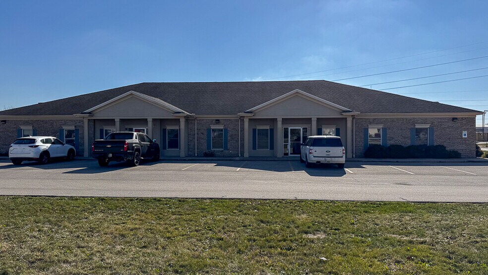 14 Currency Dr, Bloomington, IL à vendre - Photo du bâtiment - Image 2 de 14