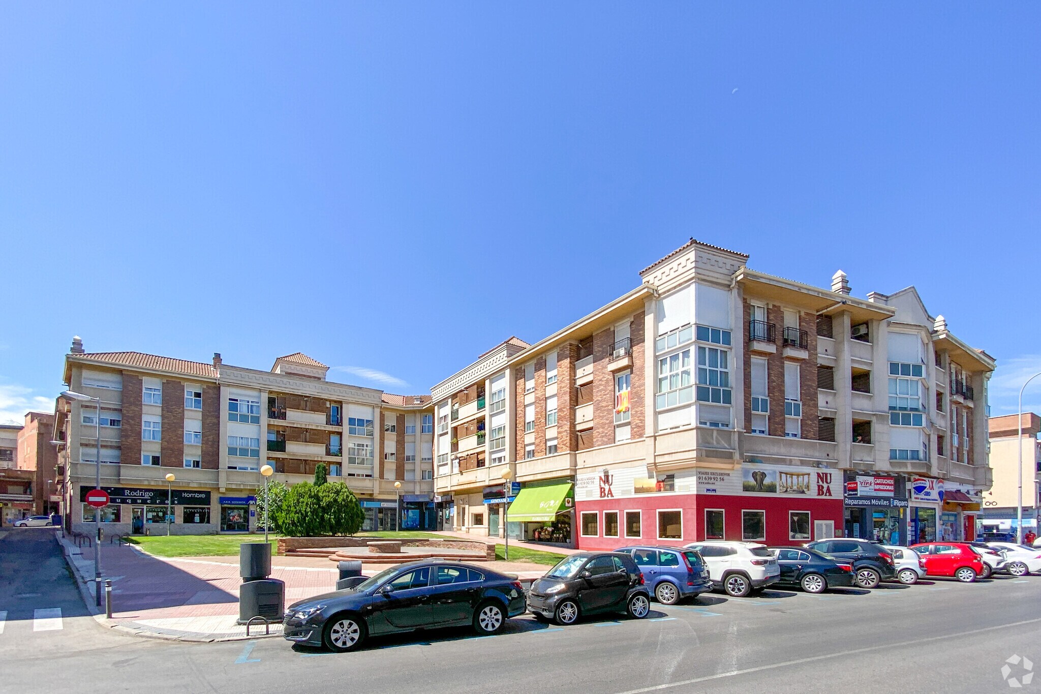 Retail in Majadahonda, Madrid for lease Primary Photo- Image 1 of 5