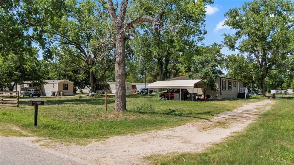 2005-2007 Whirlaway Dr, Del Valle, TX à vendre - Photo du bâtiment - Image 3 de 8