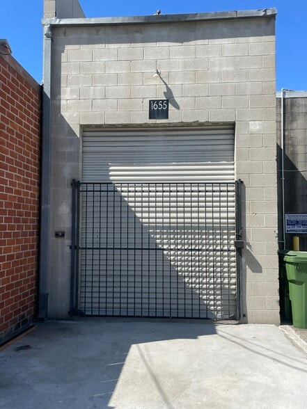 1653 Stanford St, Santa Monica, CA à louer - Photo du bâtiment - Image 3 de 14