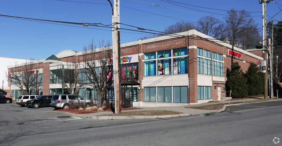 152-162 E Main St, Mount Kisco, NY à louer - Photo du bâtiment - Image 2 de 8