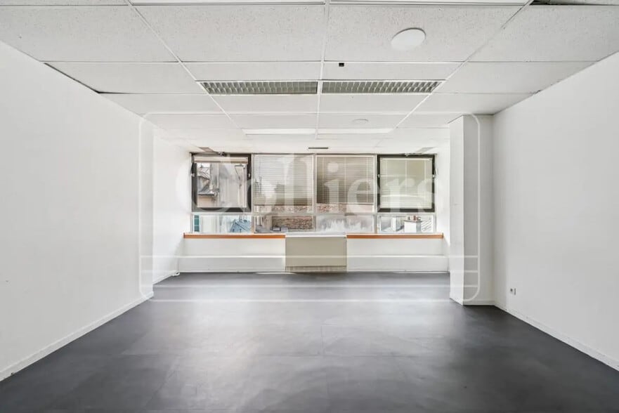 32 Rue De Paradis, Paris for sale - Interior Photo - Image 3 of 11