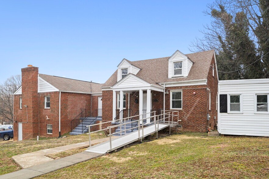 922 Ridge Rd Se, Washington, DC à louer - Photo du bâtiment - Image 3 de 54
