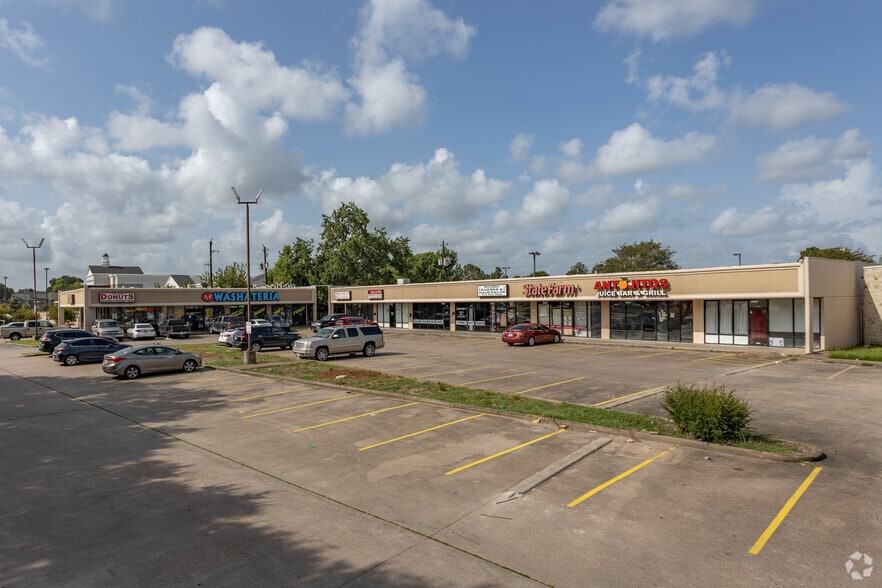 9820-9930 Windmill Lakes, Houston, TX for sale - Building Photo - Image 2 of 5