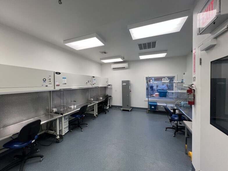 393 Soundview Rd, Guilford, CT for lease - Building Photo - Image 3 of 30