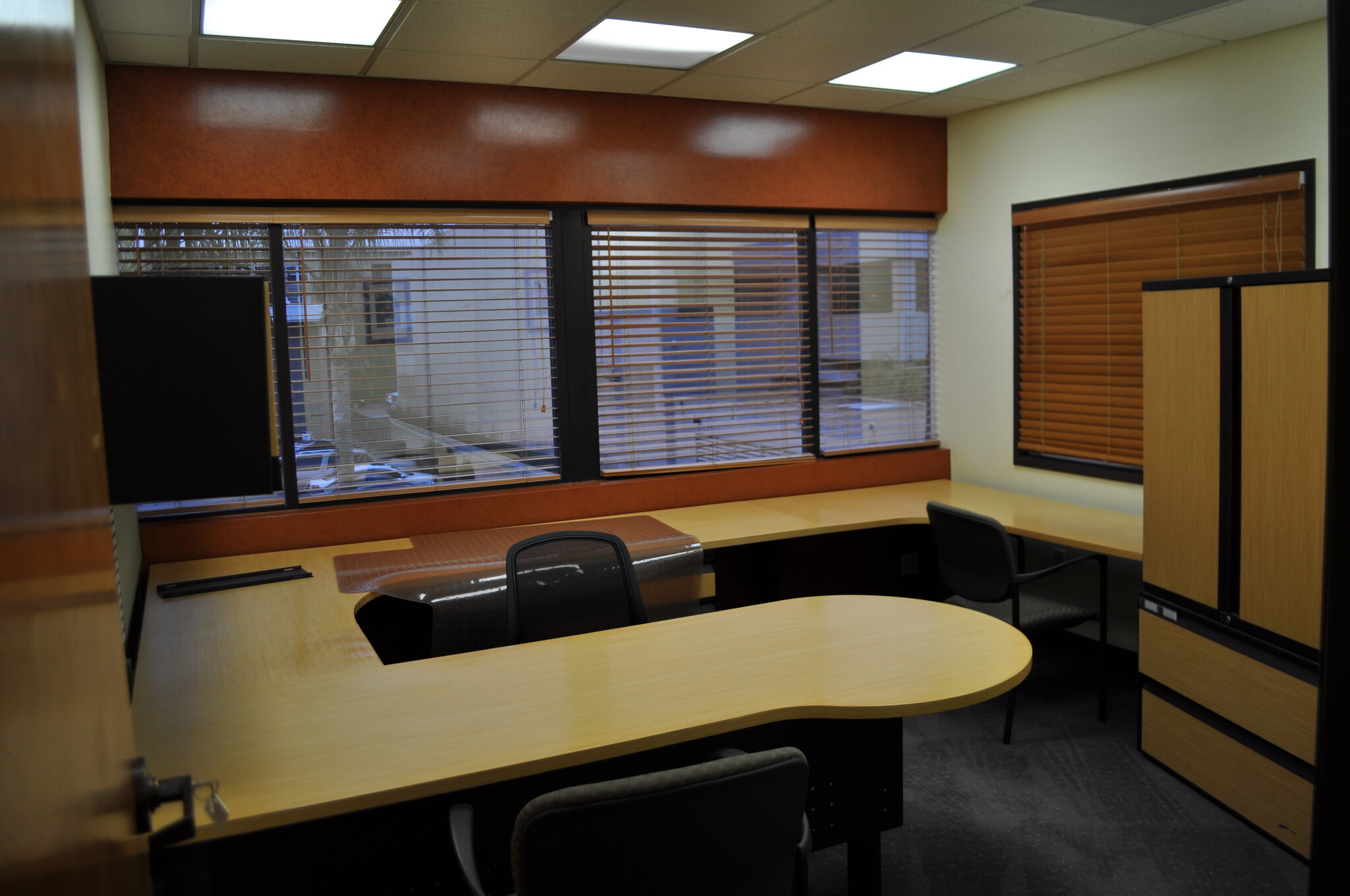 123 N Lake Ave, Pasadena, CA for lease Interior Photo- Image 1 of 4