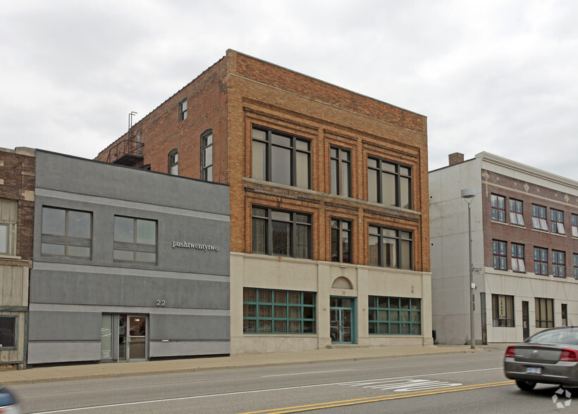 16-20 W Huron St, Pontiac, MI for lease - Building Photo - Image 1 of 9