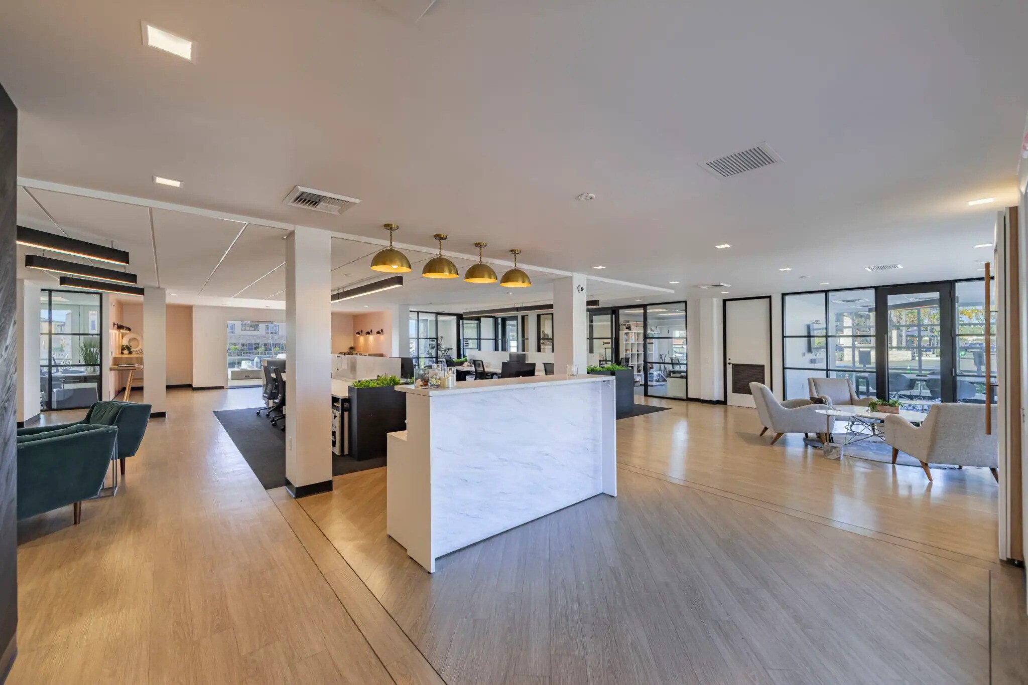 341 Bayside Dr, Newport Beach, CA à louer Photo intérieure- Image 1 de 5