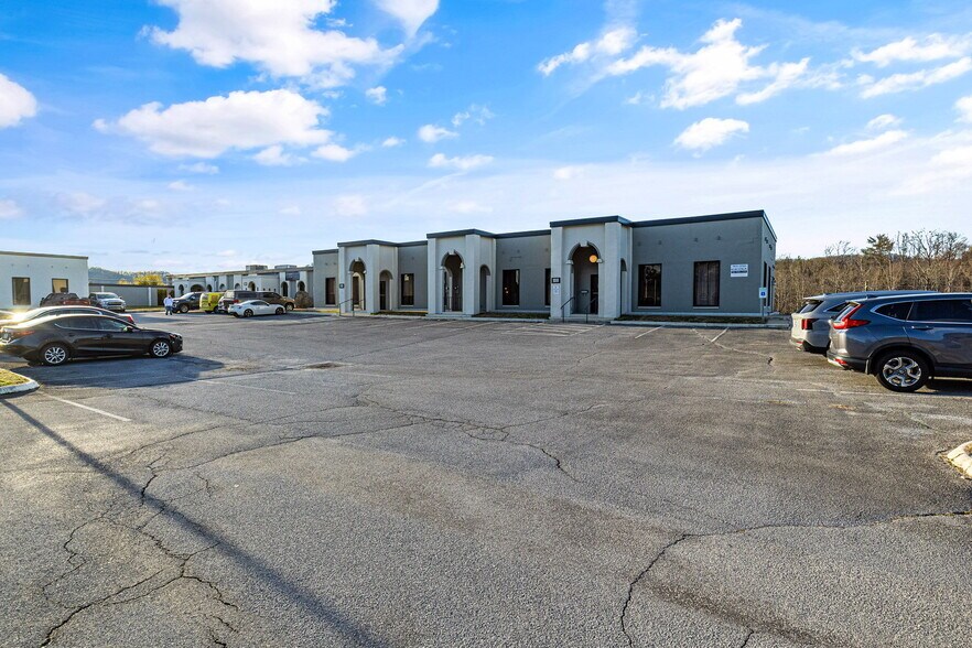 1241 Volunteer Pky, Bristol, TN à vendre - Photo du bâtiment - Image 3 de 6