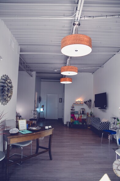 2931 1st Ave S, Saint Petersburg, FL à louer - Photo intérieure - Image 3 de 13