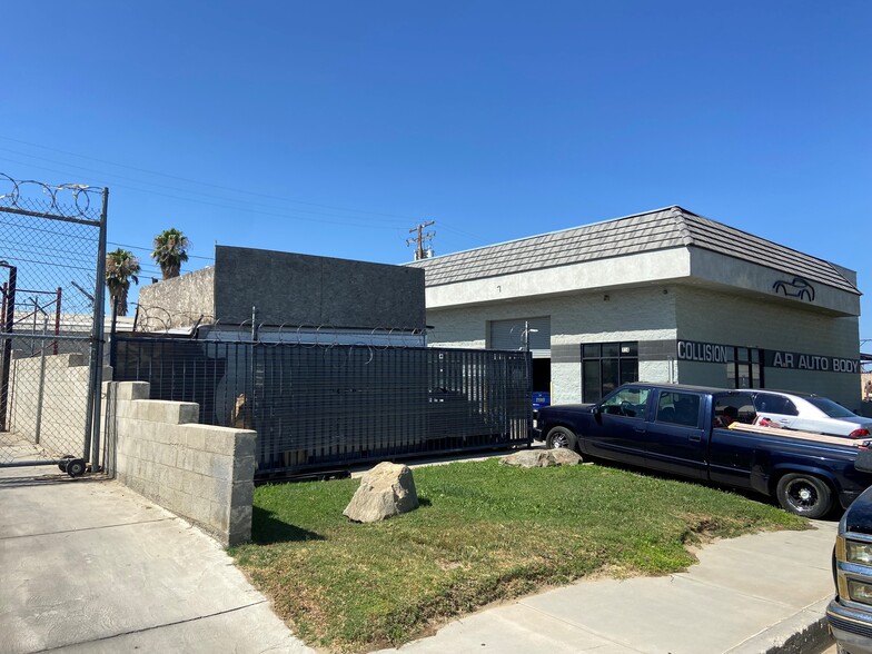 124 W Ovington St, Lancaster, CA for sale - Building Photo - Image 2 of 6