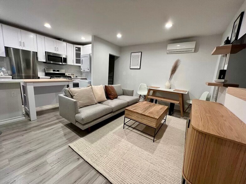 3121 Silver Lake Blvd, Los Angeles, CA à vendre - Photo intérieure - Image 2 de 28