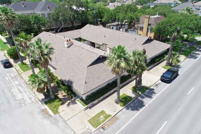 Plus de détails pour 1601 Broadway St, Galveston, TX - Soins de santé à vendre