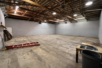 231 E Walnut St, Chatham, IL à louer Photo intérieure- Image 2 de 5