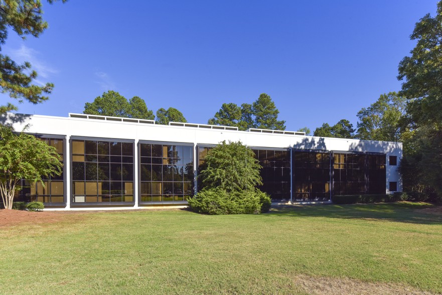 1101 Hamlin Rd, Durham, NC for lease - Primary Photo - Image 1 of 9