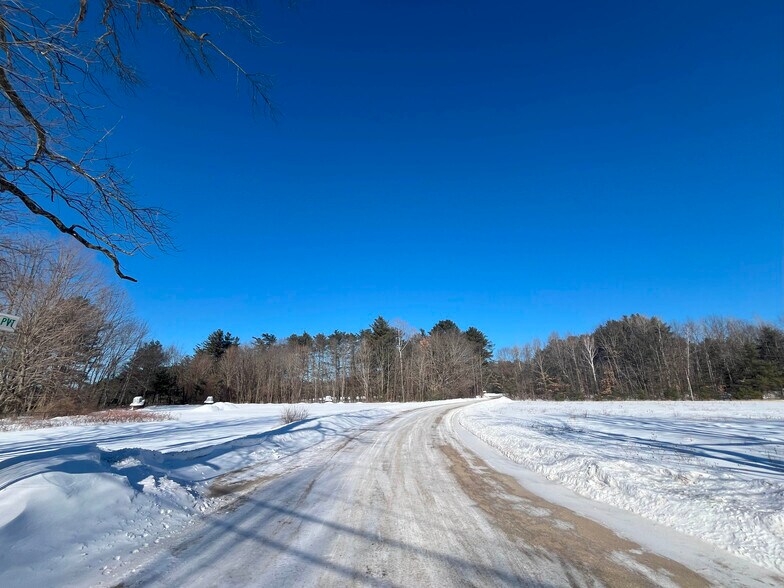 55 Gambo rd, Windham, ME à vendre - Photo du bâtiment - Image 2 de 4