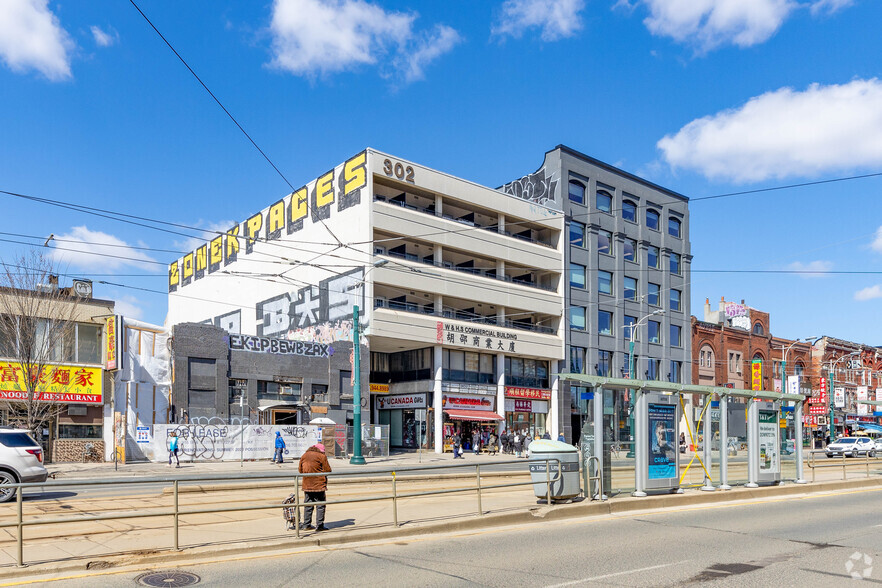 302 Spadina Ave, Toronto, ON for sale - Primary Photo - Image 1 of 3