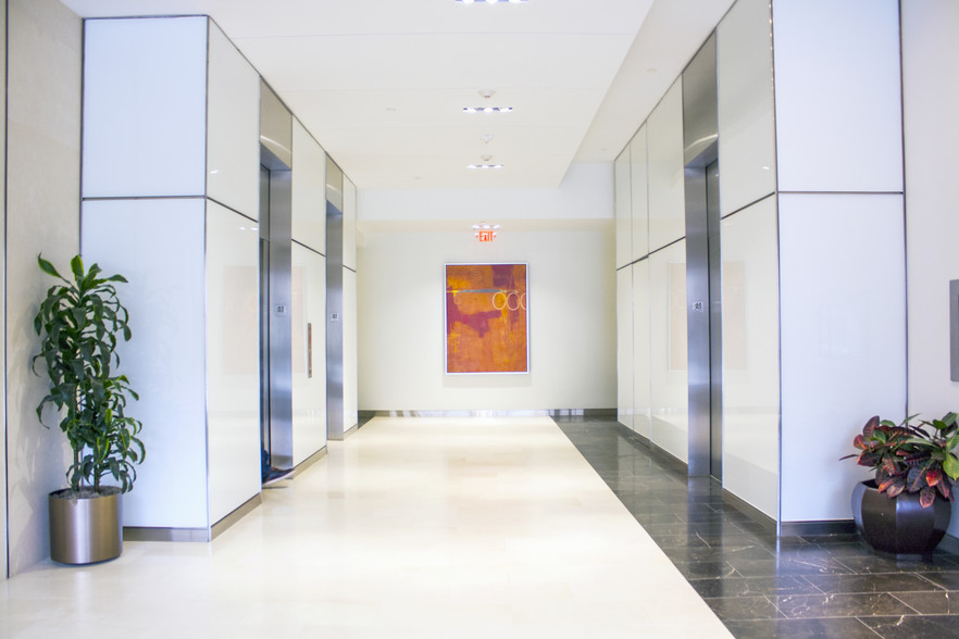 11400 Rockville Pike, North Bethesda, MD for lease - Lobby - Image 2 of 13