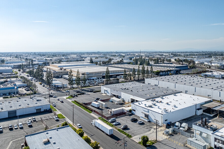 14233 Gannet St, La Mirada, CA for lease - Primary Photo - Image 2 of 13