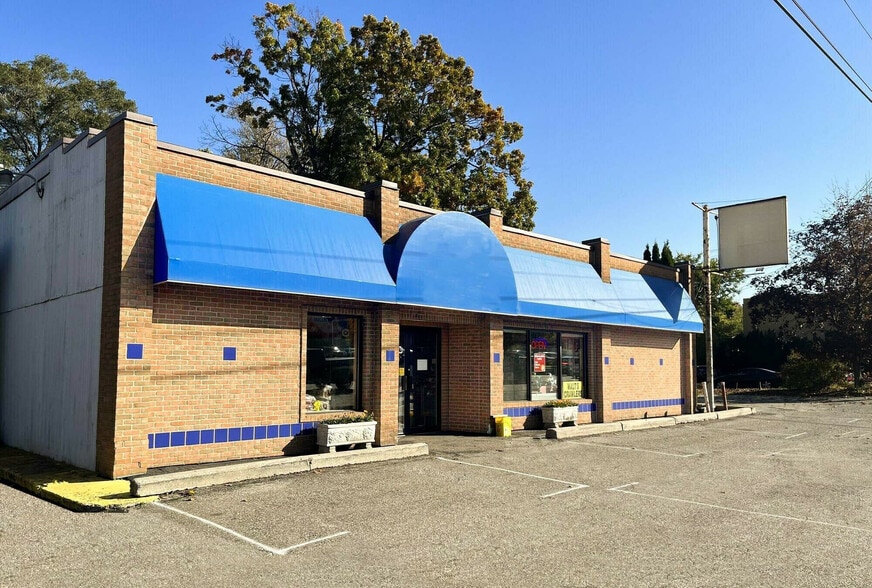 2515 Union Lake Rd, Commerce Township, MI for sale - Building Photo - Image 3 of 3