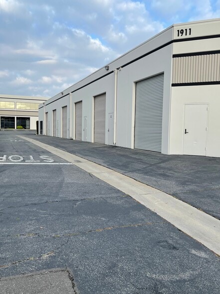 1921 N Gaffey St, San Pedro, CA for lease - Building Photo - Image 2 of 5