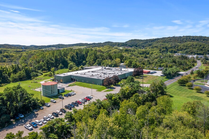 1434-1440 County Rd, Wantage, NJ for sale - Primary Photo - Image 1 of 56