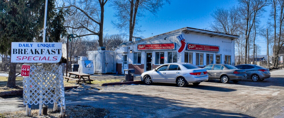 44W361 IL Route 64, Lily Lake, IL for sale - Primary Photo - Image 1 of 32