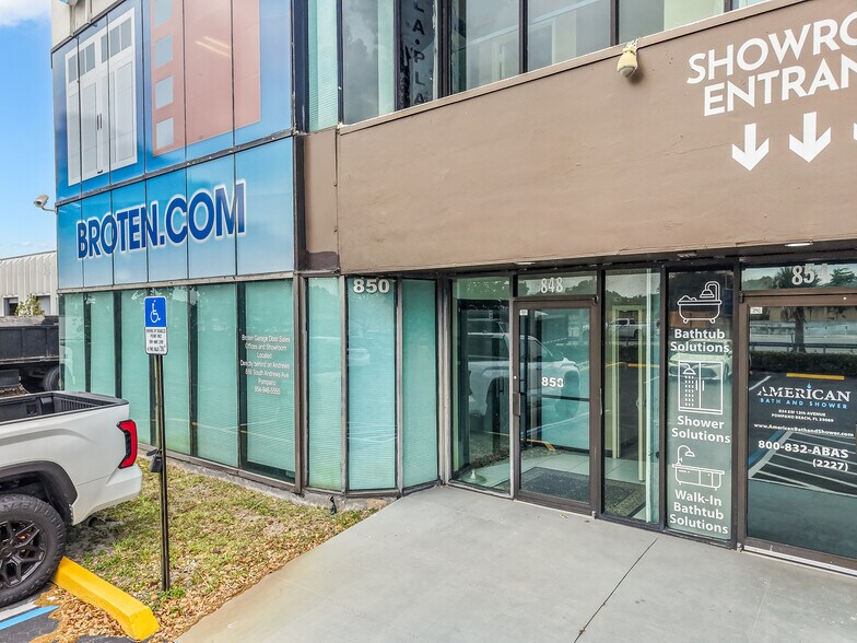 870 SW 12th Ave, Pompano Beach, FL for lease - Building Photo - Image 3 of 19