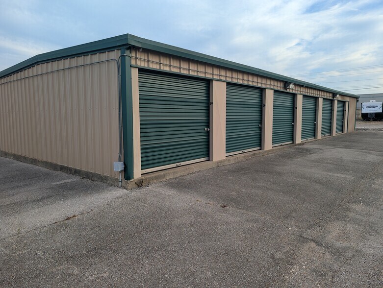 2050 S Main St, Mcgregor, TX à vendre - Photo du bâtiment - Image 3 de 5