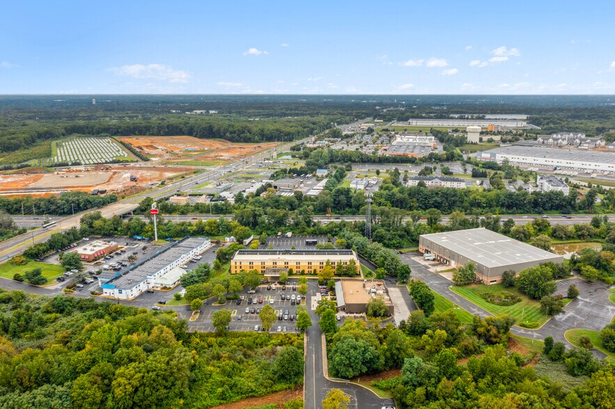 110 Hancock Ln, Mount Holly, NJ à vendre - Photo du bâtiment - Image 2 de 14