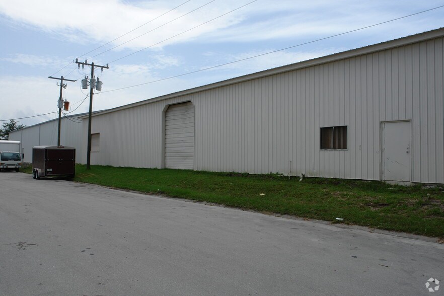 3335 SW 42nd Ave, Palm City, FL à vendre - Photo du bâtiment - Image 2 de 2