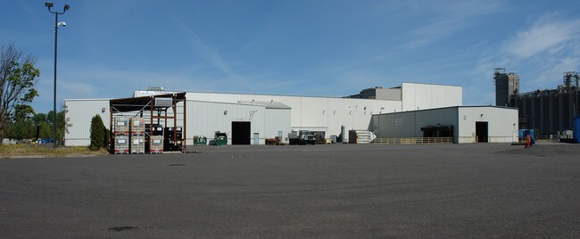 More details for 15540 N Lombard St, Portland, OR - Industrial for Lease