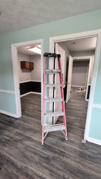 204 Park St, Falmouth, KY for lease - Commercial Listing Video - Image 3 of 8