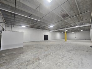 7212-7282 NW 33rd St, Miami, FL for lease Interior Photo- Image 2 of 3