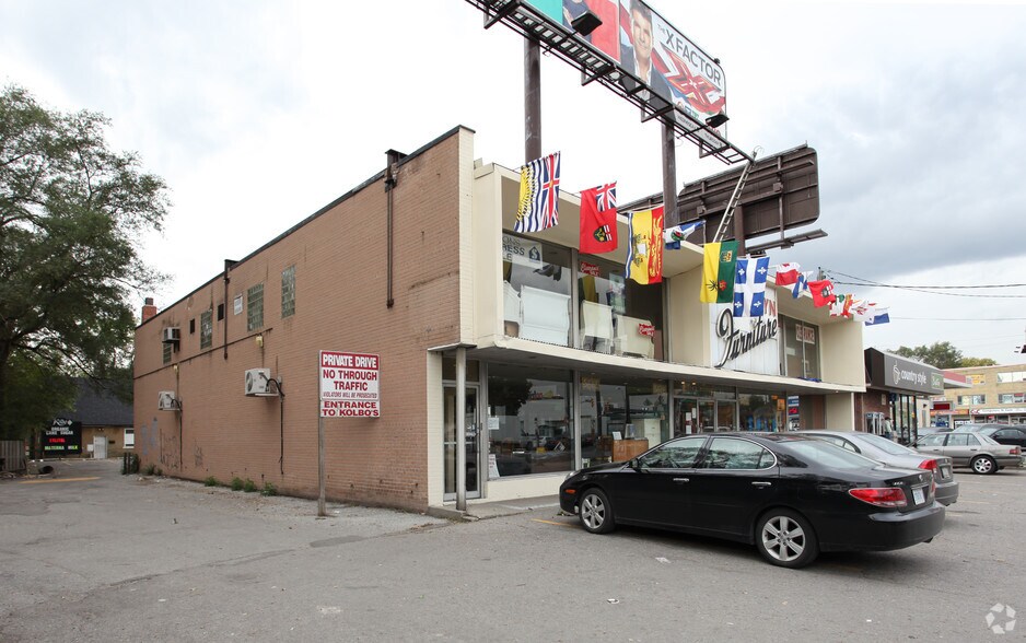 3742 Bathurst St, Toronto, ON for sale - Primary Photo - Image 1 of 1